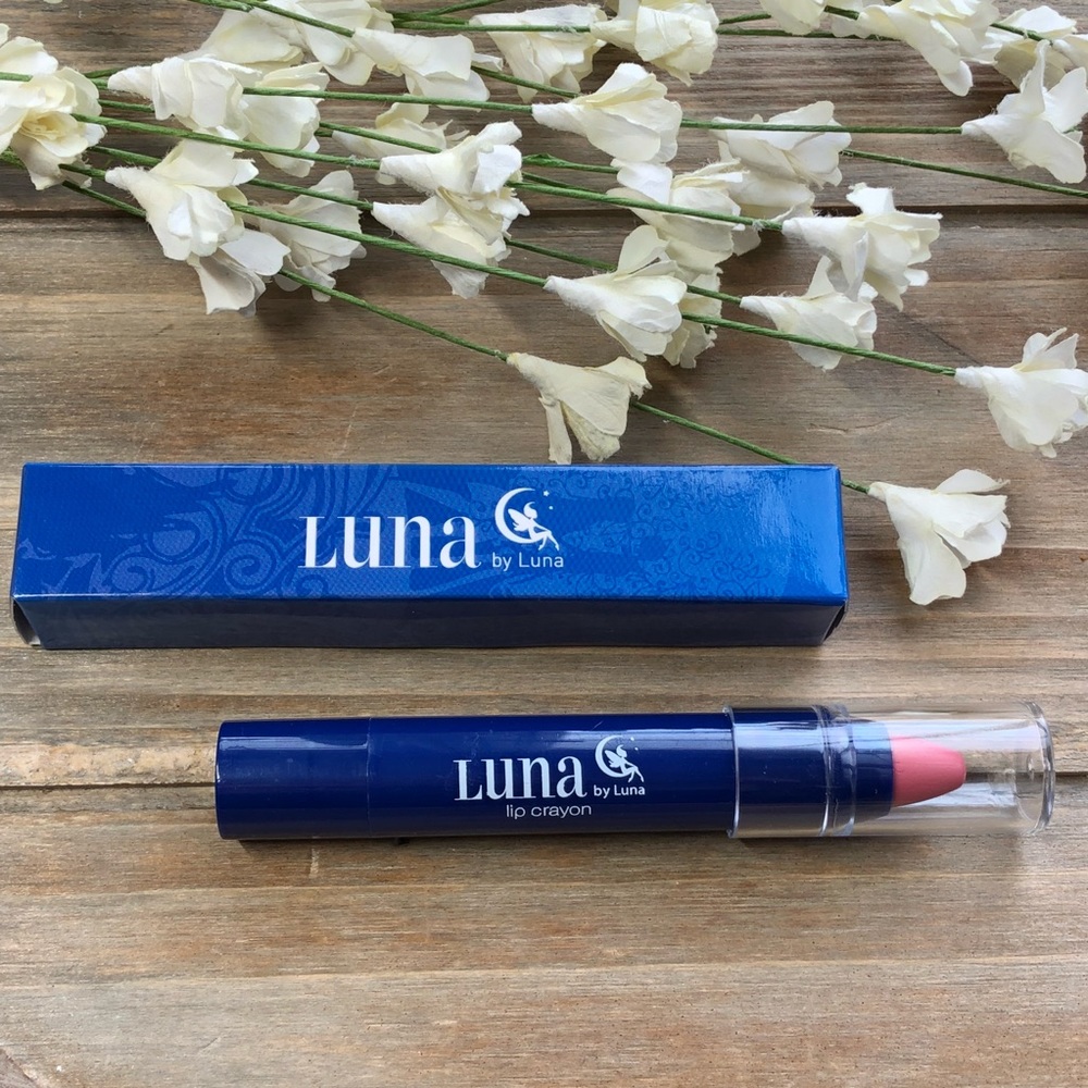 luna lip crayon in elara
